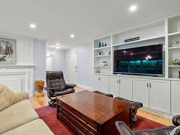 2nd image of 1210 Greendale Ave APT 311