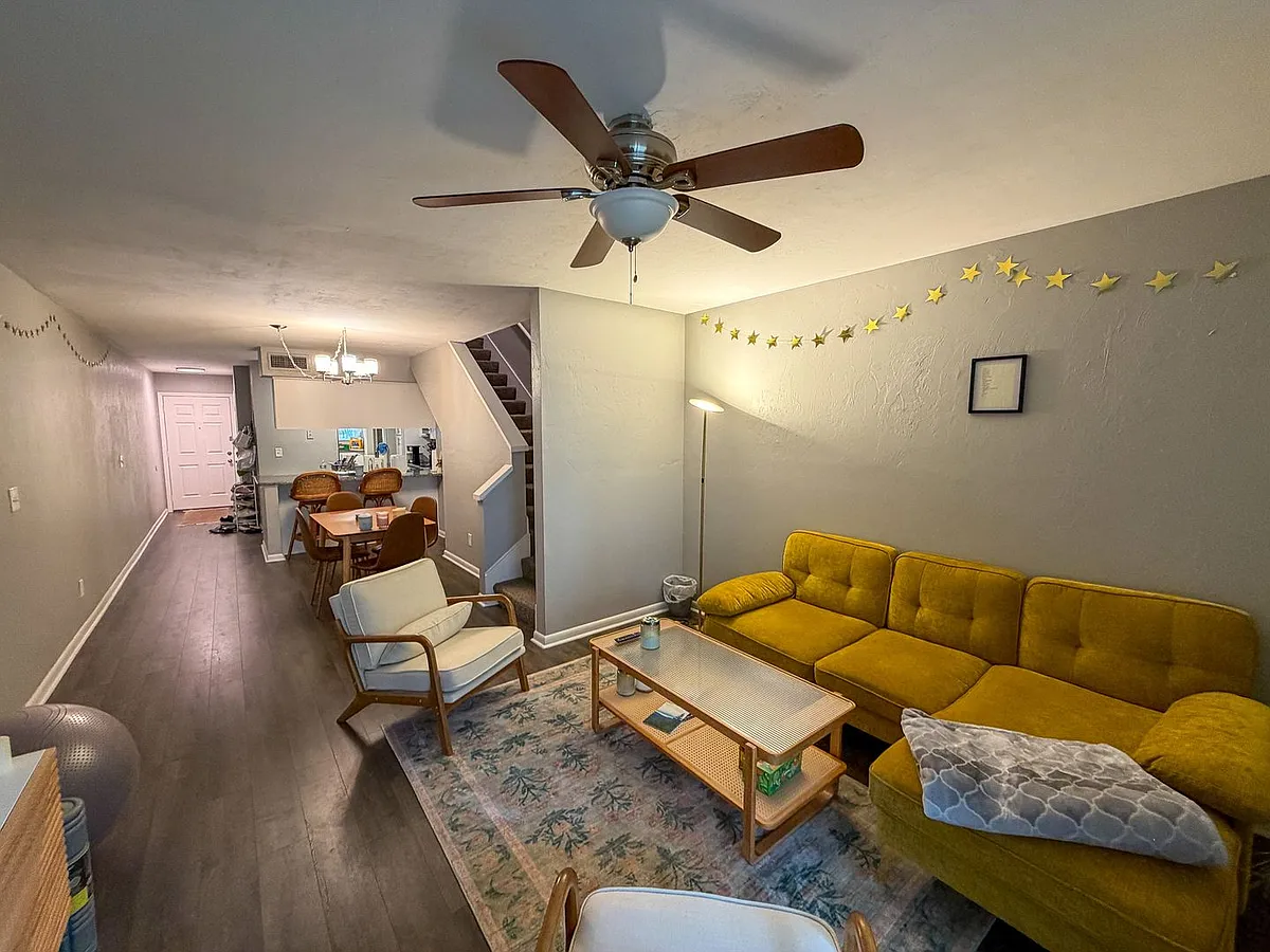 Building Photo - 4411 SW 34th St #1006