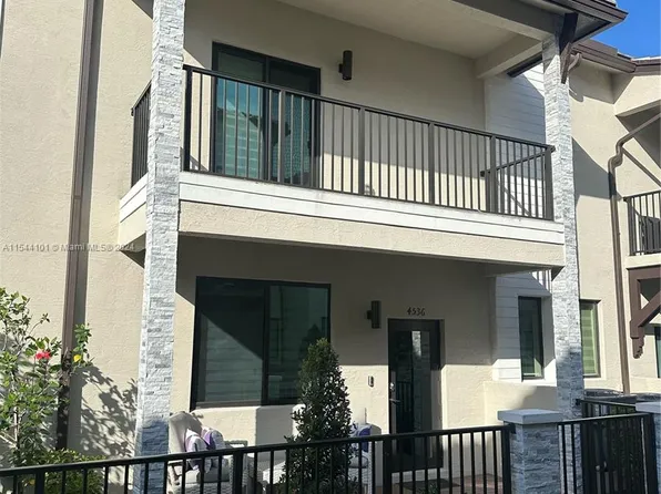 4536 NW 83rd Pkwy, Doral, FL 33166