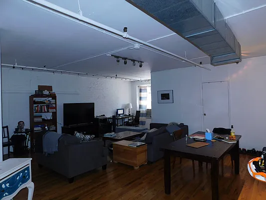 Rented by Voro, LLC | media 15