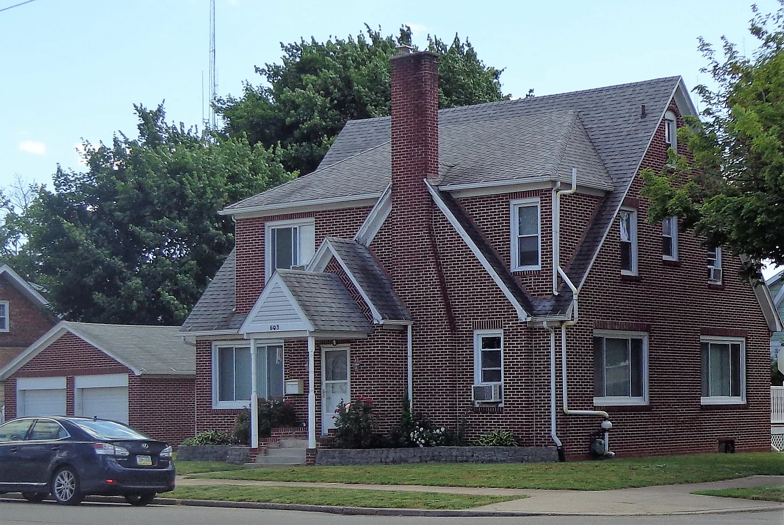 503 Pine St photo 1