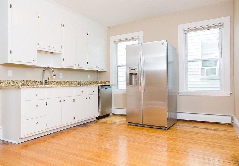 1st image of 15 Estrella St #2