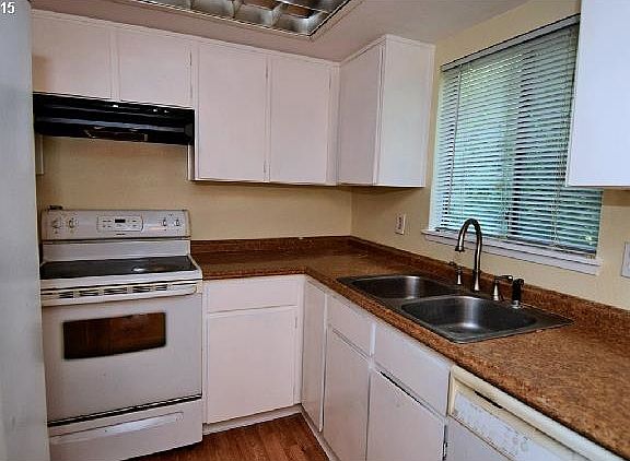 4th image of 1721 NE 116th St Unit 21