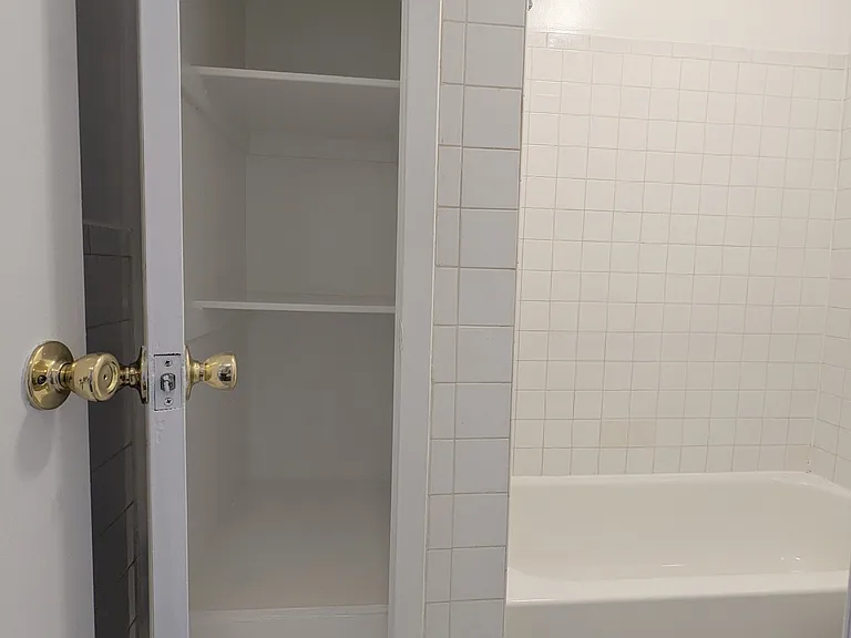 147 W 72nd St #4C — Photo 5