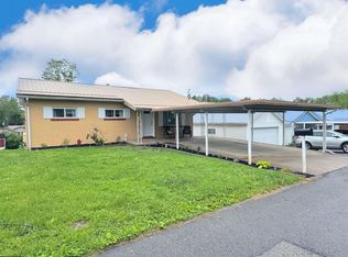 1601 Green Gables Rd, Fairmont, WV 26554