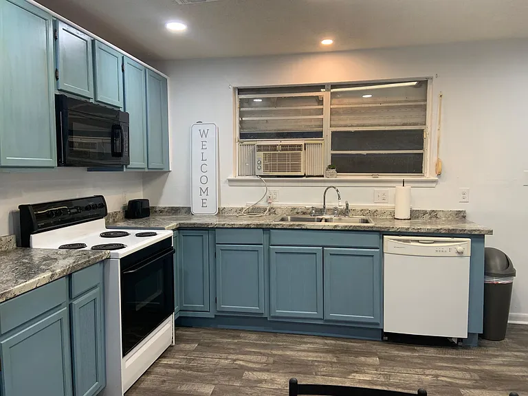 Kitchen Sink & Dishwasher