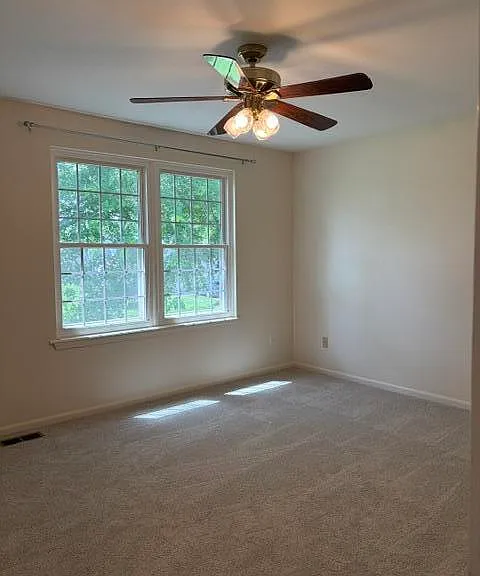 328 N Pointe Dr — Photo 15