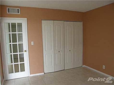 5th image of 1050 SE 15th St APT 501