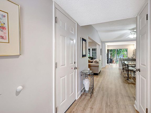 4th image of 5093 Bottlebrush Street