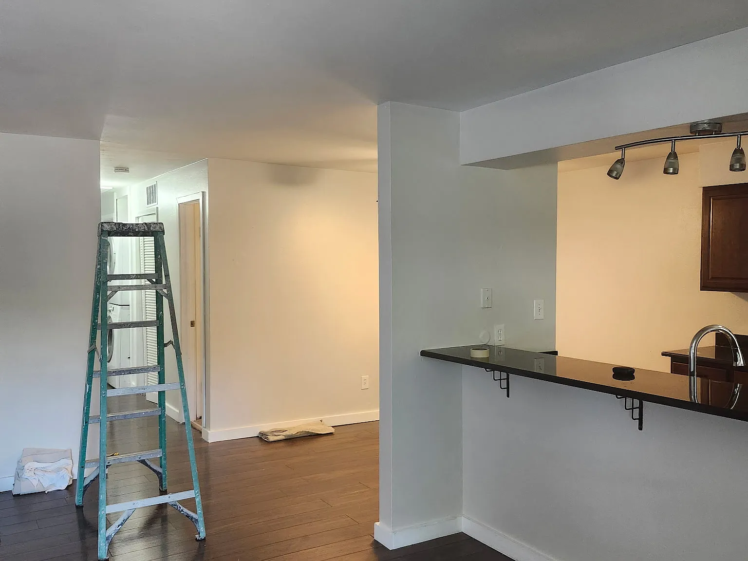 1309 S Chambers Cir — Photo 3