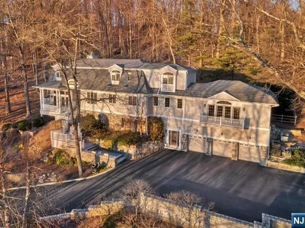 10 E Saddle River Rd, Saddle River, NJ 07458