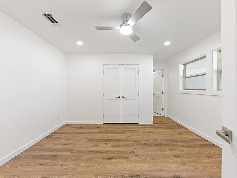 3616 Woodleigh Dr — Photo 10