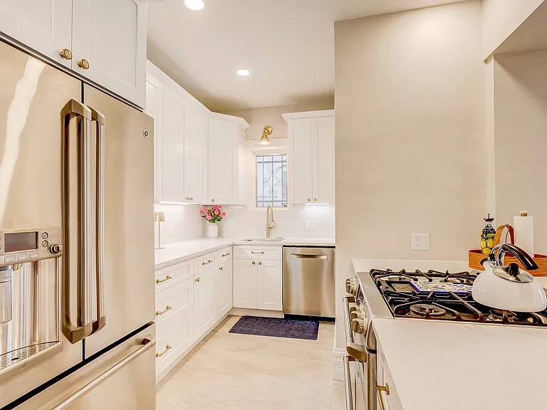 2105 S Fillmore St — Photo 7