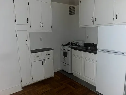 Rented by Legacy Realty Group NYC LLC | media 5