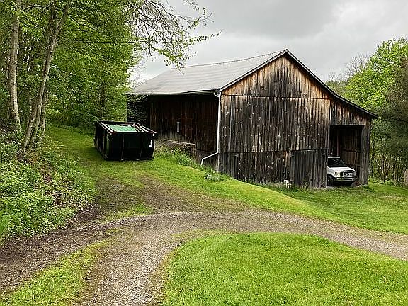 4th image of 133 Lower Hayes Rd