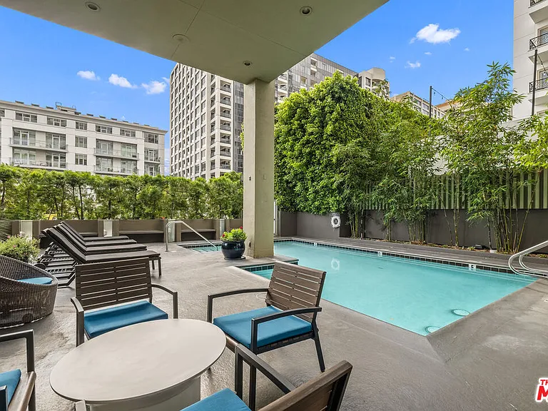 10701 Wilshire Blvd #1903 — Photo 25