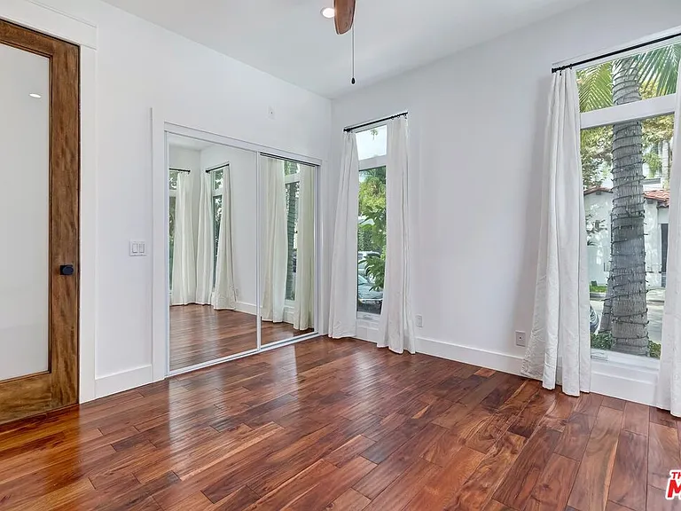 7270 Waring Ave — Photo 26