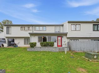 538 Country Greens Dr, Jonesboro, GA