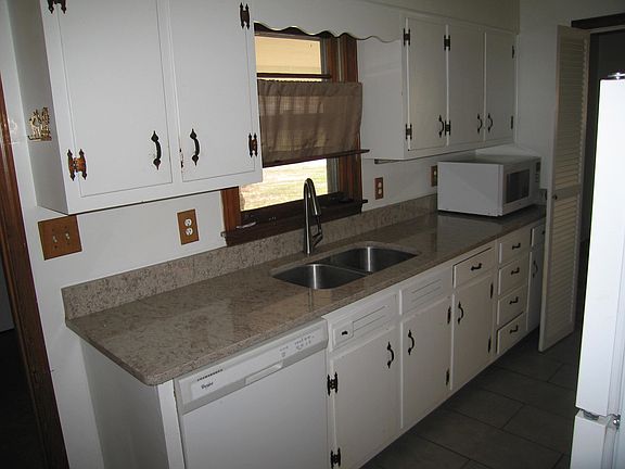 3rd image of 5055 Howard Pl