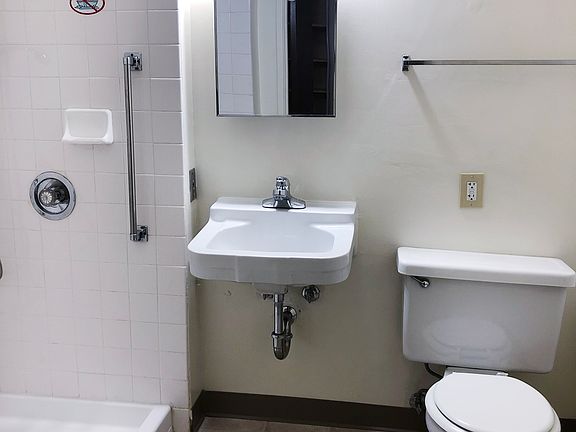 5th image of 1600 Lakeshore Ave #19717656