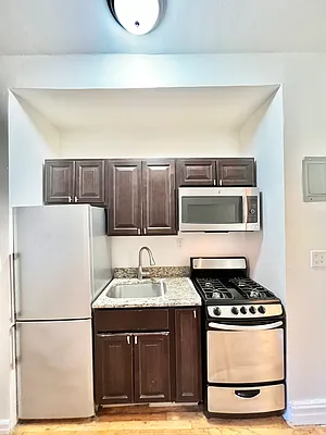 Rented by A&E Real Estate Management | media 9