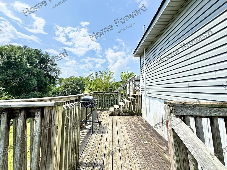 90 E Walnut St — Photo 15