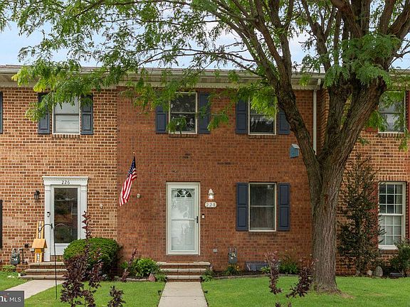 2nd image of 228 Georgetown Cir