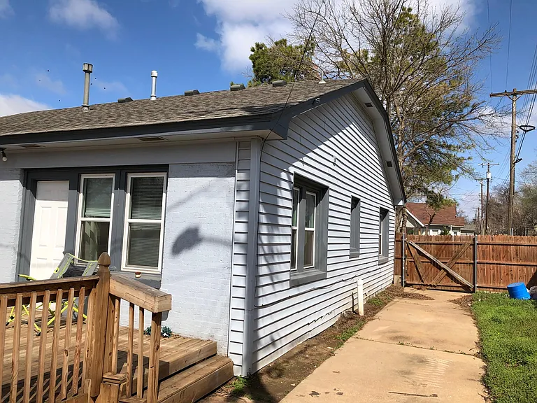 1312 NW 11th St — Photo 16
