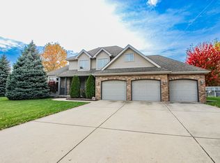 1403 Edgewater Rd, Crown Point, IN 46307