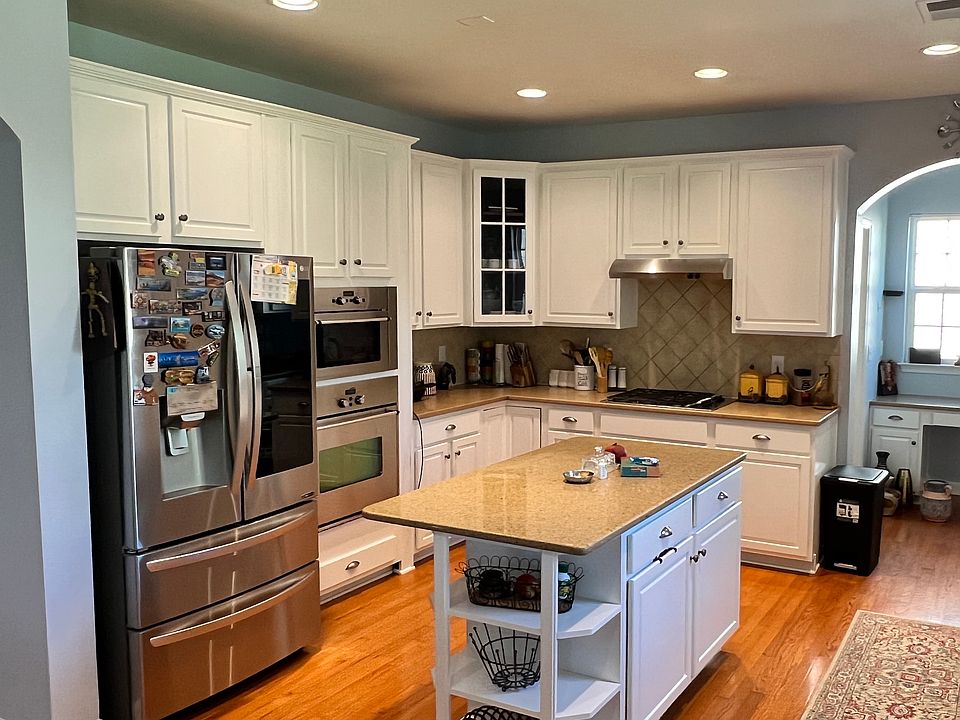 2nd image of 8124 Acacia Ct
