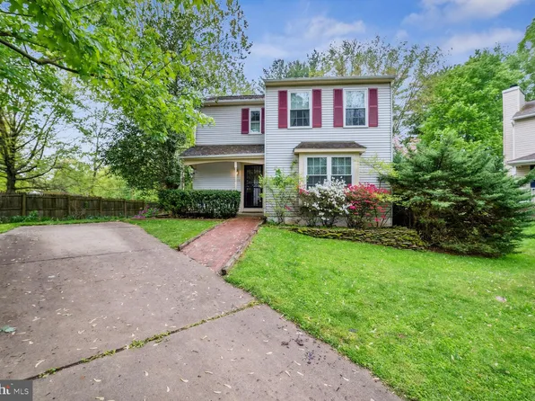 1065 Berkley Dr, Sykesville, MD 21784