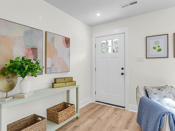 4th image of 1139 Greenhill Rd