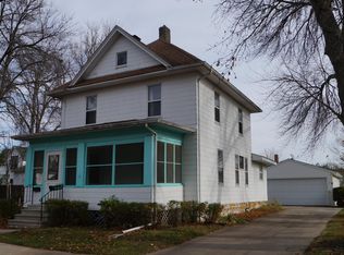 306 6th St NW, Austin, MN 55912