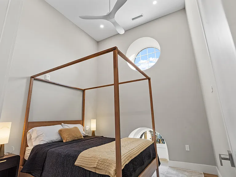 The Roe at Manayunk Apartments and Townhomes — Photo 26