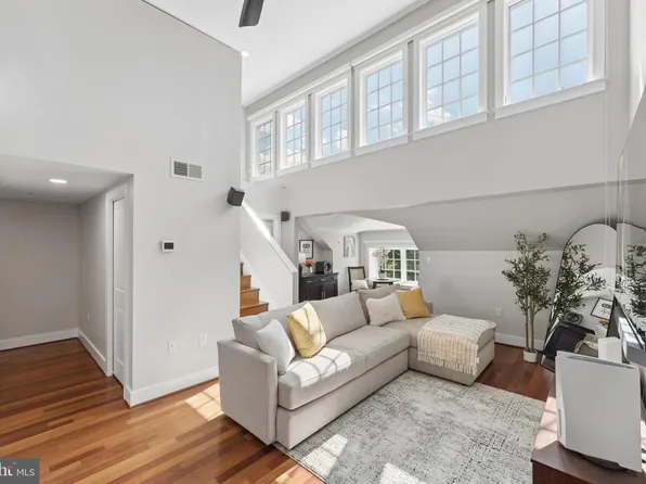 5233 Connecticut Ave NW APT 301, Washington, DC 20015