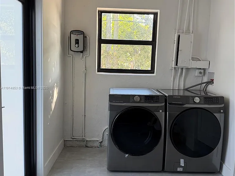 12615 N Miami Ave — Photo 27