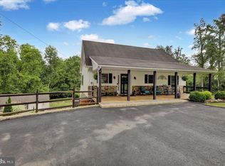 1786 Turkey Hill Rd, East Earl, PA 17519