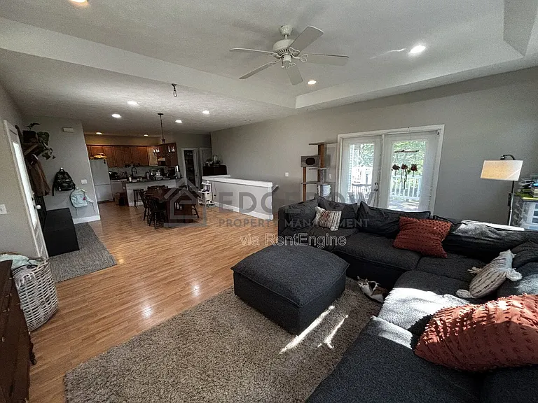 6926 Lake Michigan Dr — Photo 2