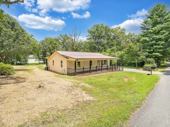 97 Green Acres Ln, New Castle, VA 24127