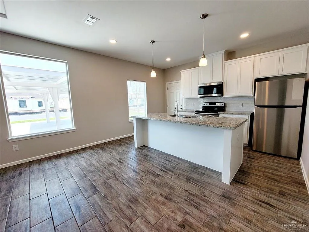 2 bed, 2.0 bath, 980 sqft, $1,095 — Photo 3