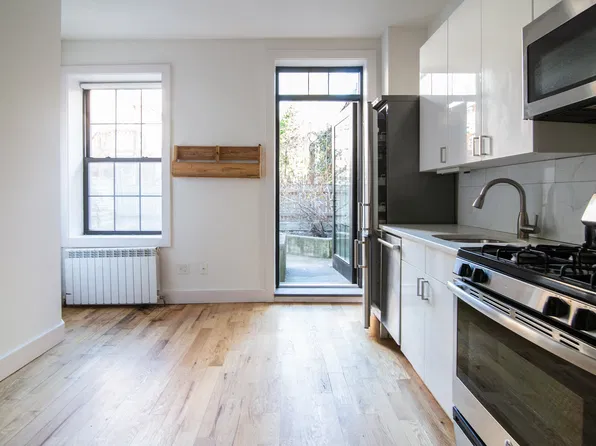 152 Franklin Street #1R, photo 4