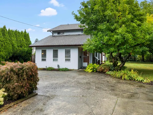 9418 McNaught Rd, Chilliwack, BC V2P 6E8