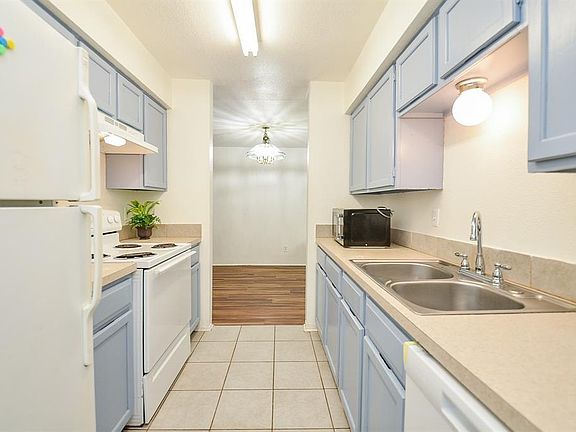 5th image of 9700 Leawood Blvd APT 1807