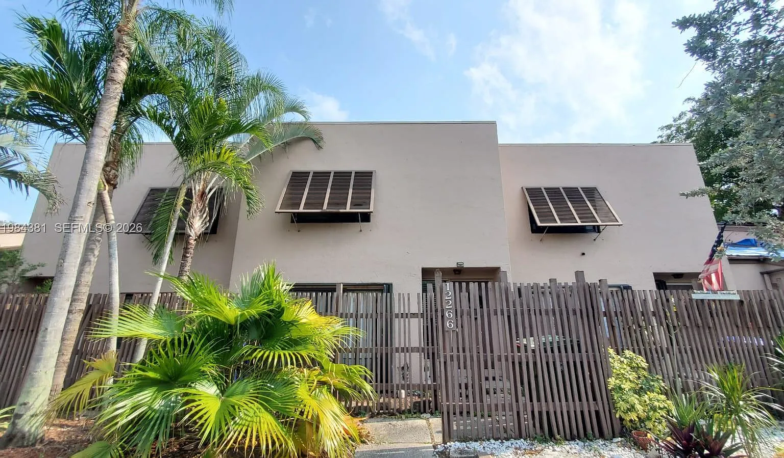 Pembroke Lakes Section Se — Photo 1