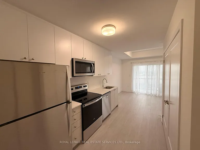 P6 Palace St #25-320 — Photo 5