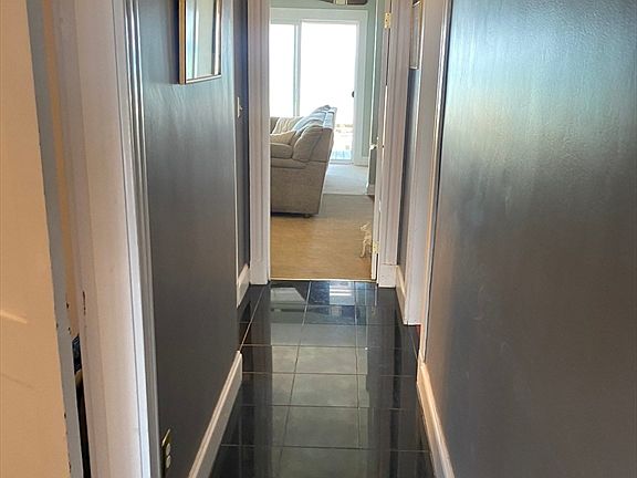 4th image of 876 Shirley St #1