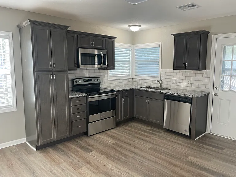 2812 Ethel Ave — Photo 11