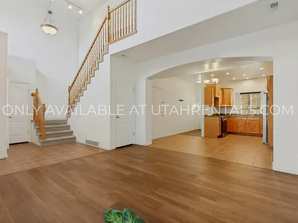 2551 W Mont Sur Dr, Riverton, UT 84065