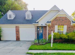 9726 Spruce Ln, Fishers, IN 46038