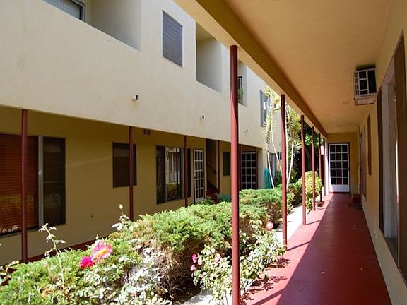 5th image of 1009 N Croft Ave APT 5